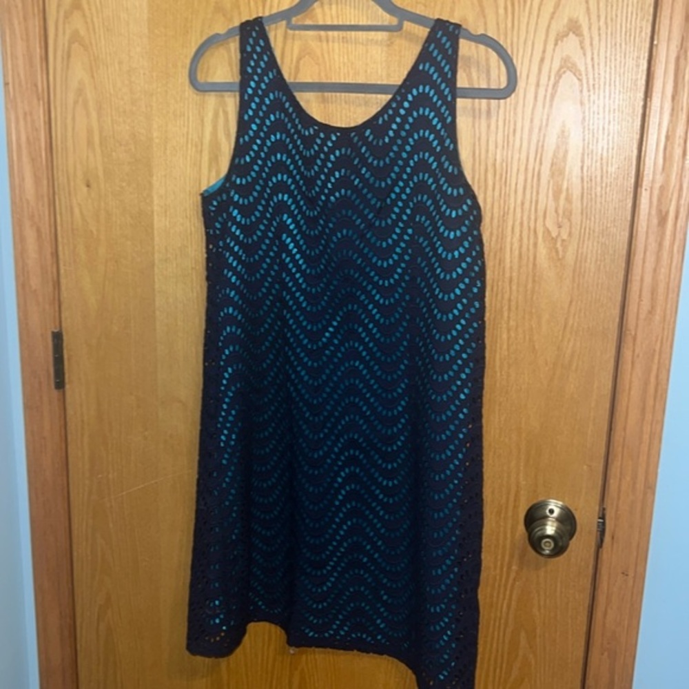 Tracy Negoshian‎ med eyelet navy dress with teal liner orange zipper